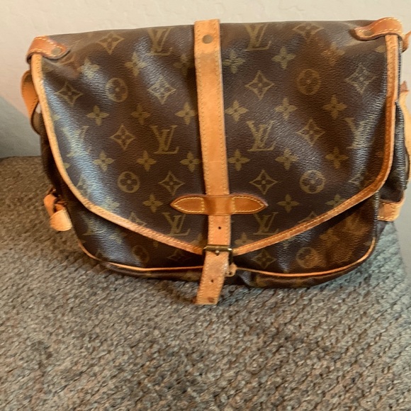 Louis Vuitton Monogram Canvas Saumur 30 Messenger Bag